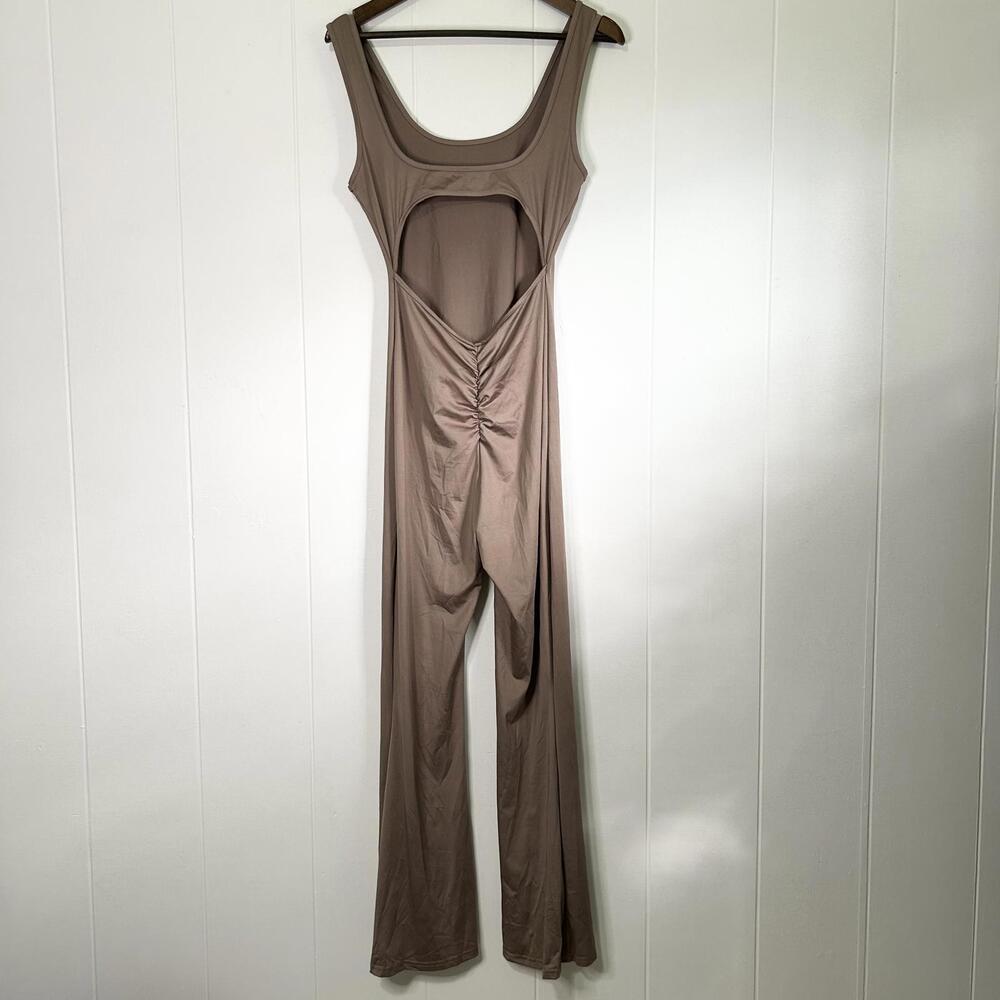 Unbranded Brown Sleeveless Open Back Scrunch Jumpsuit Women’s Medium - Picture 2 of 3